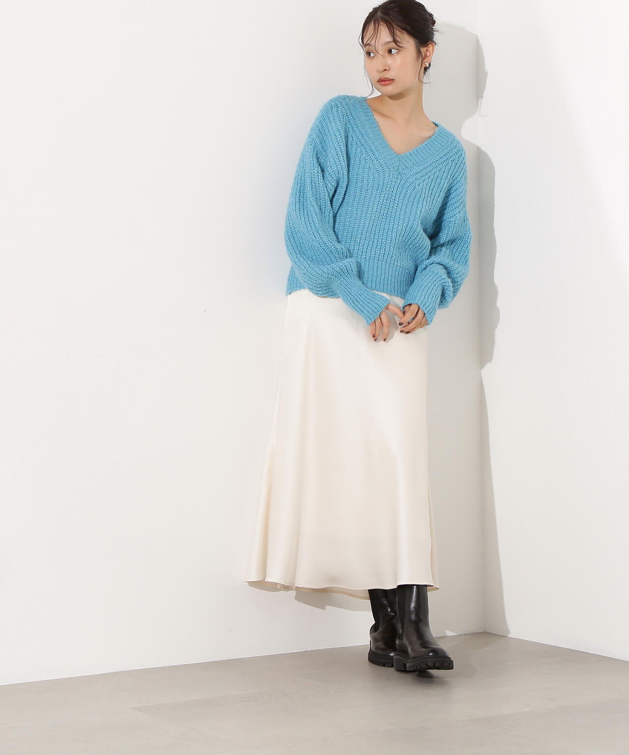 【岸本セシルさん着用】Vネックオーバーニット