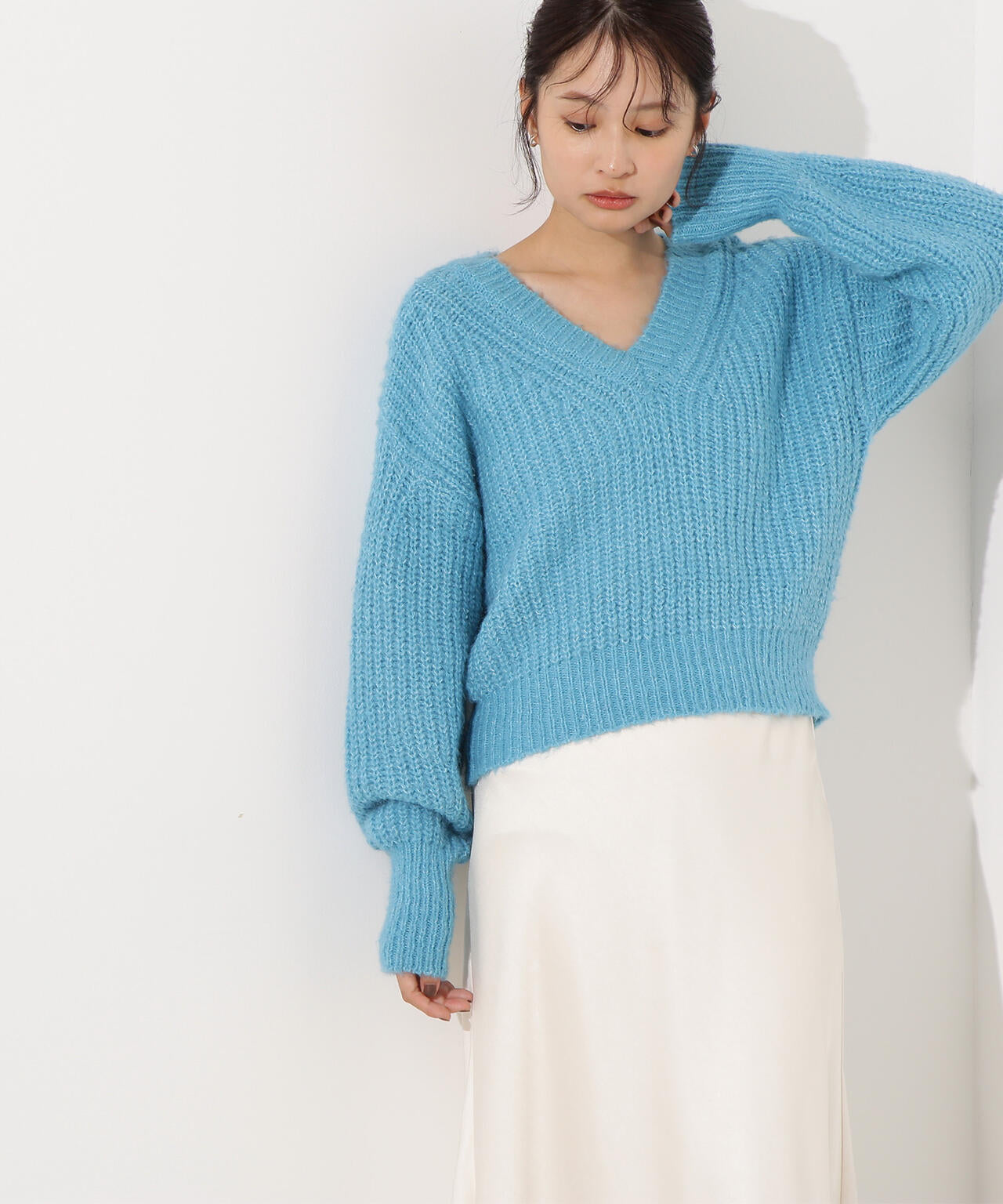 【岸本セシルさん着用】Vネックオーバーニット