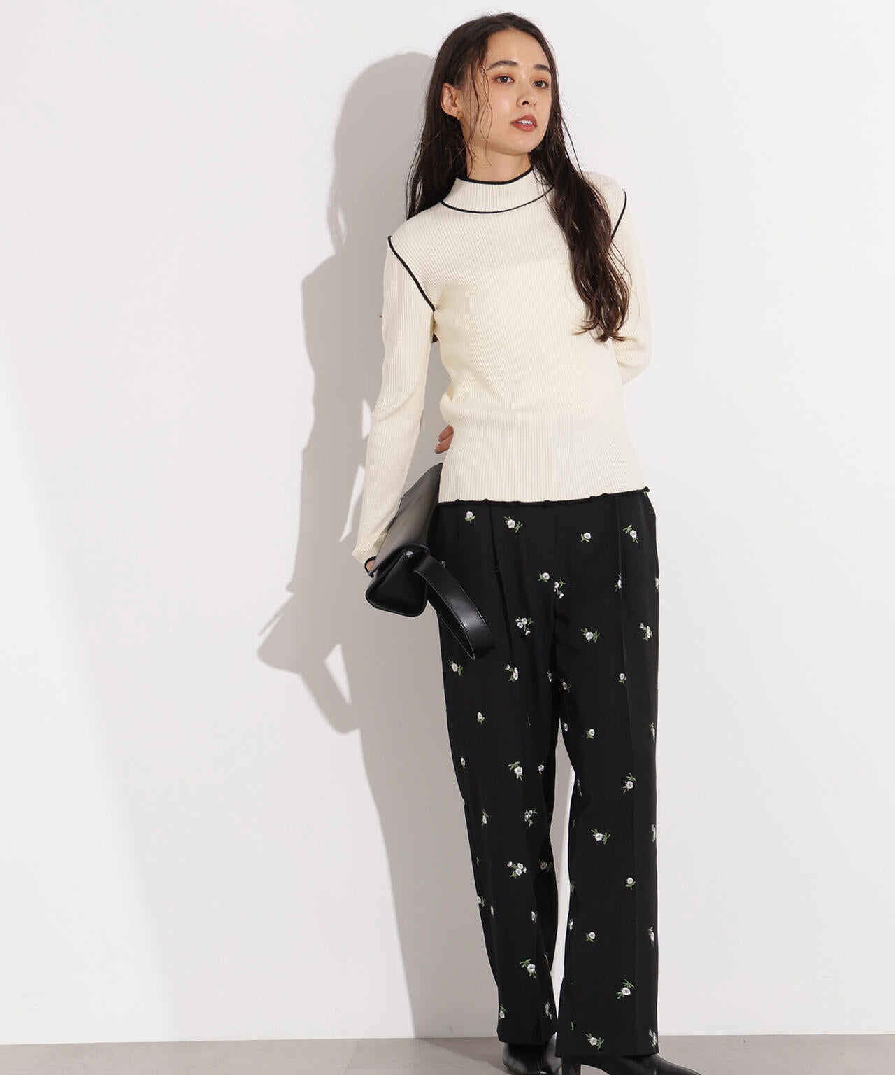 【岸本セシルさん着用】ラインモックネックニット