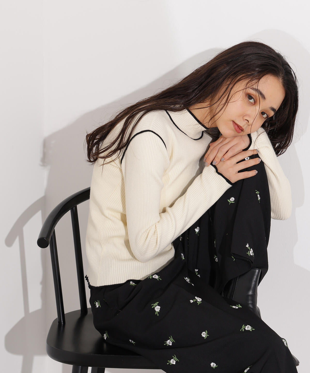 【岸本セシルさん着用】ラインモックネックニット