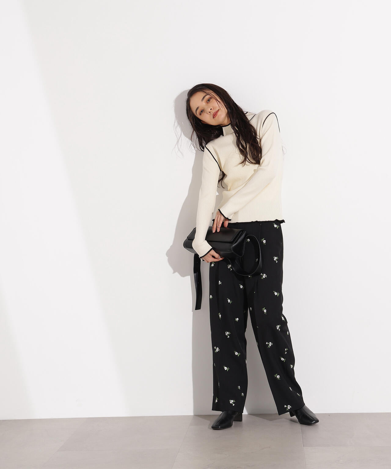 【岸本セシルさん着用】ラインモックネックニット