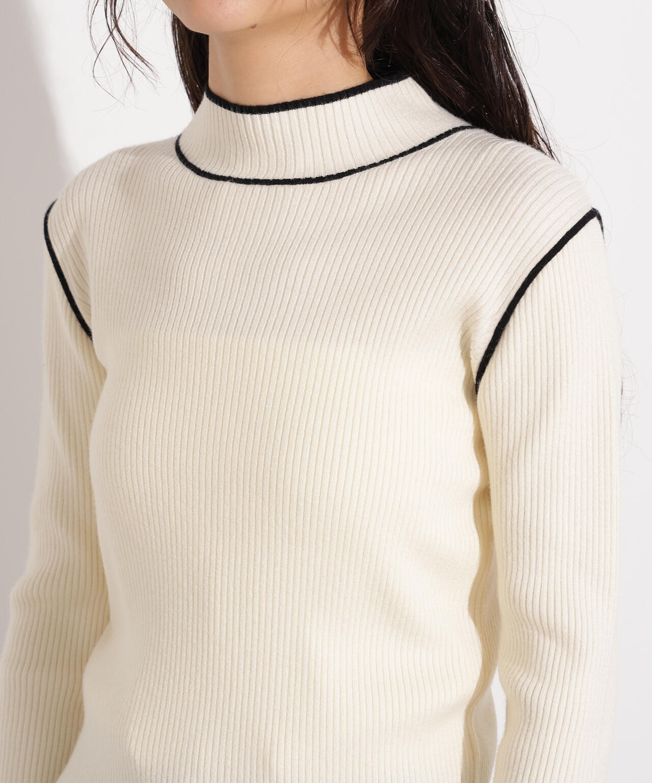 【岸本セシルさん着用】ラインモックネックニット