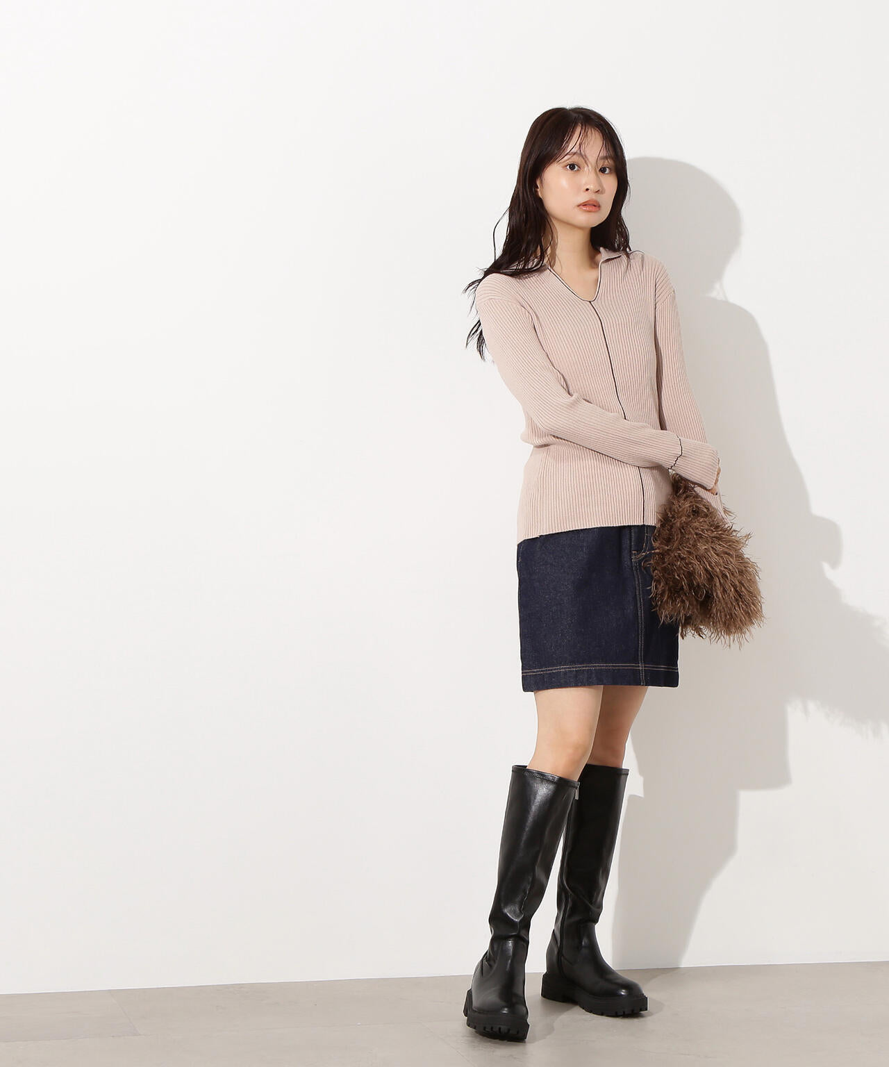 ラインスキッパーリブニット