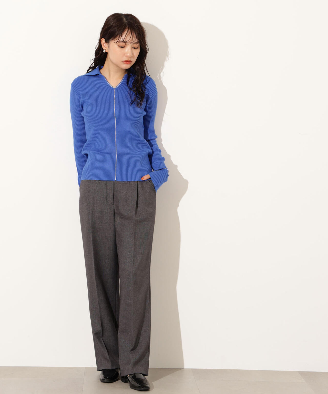 ラインスキッパーリブニット