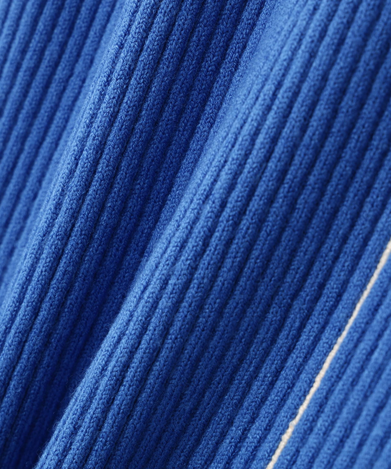 ラインスキッパーリブニット