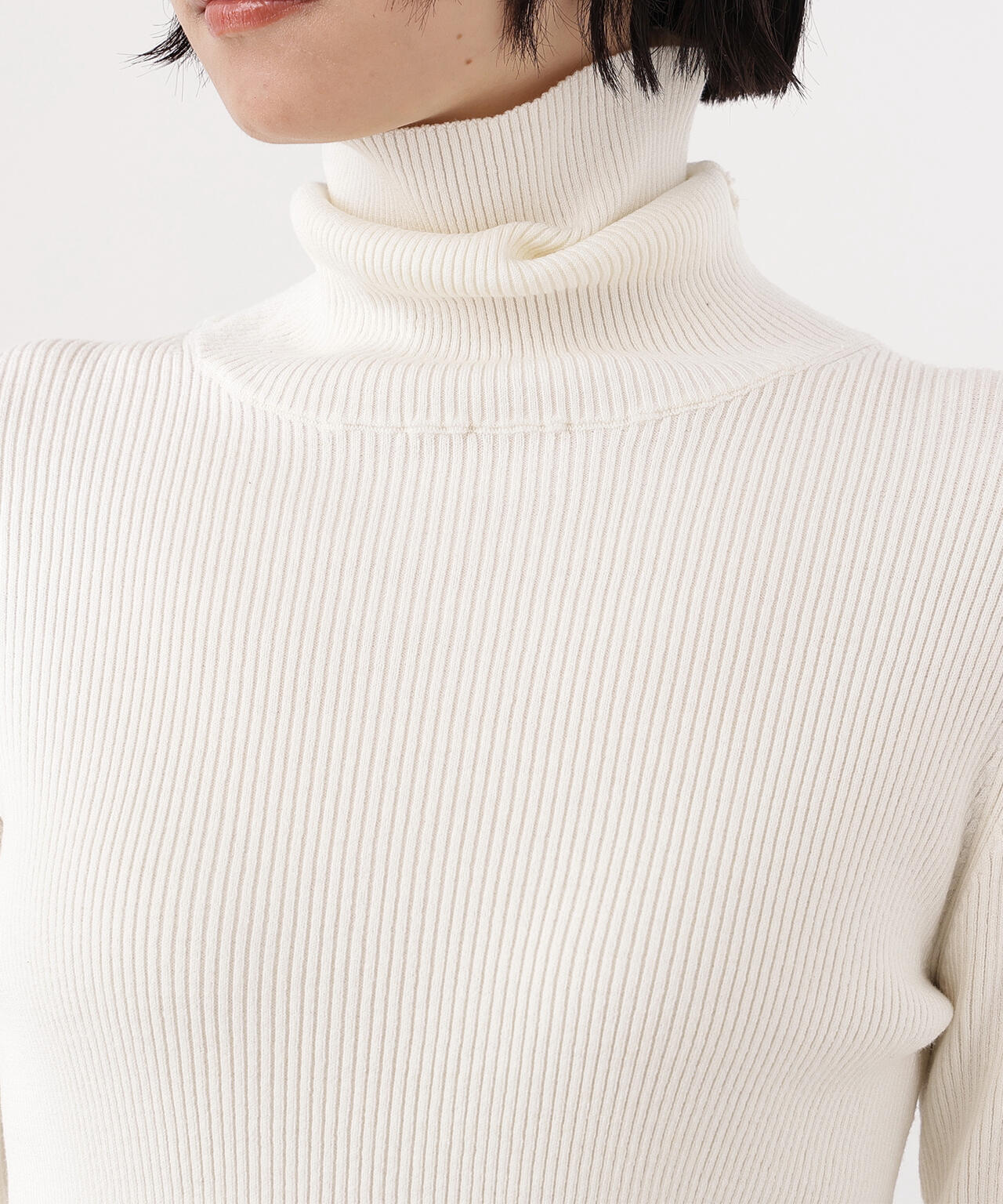 ベーシックタートルネックニット