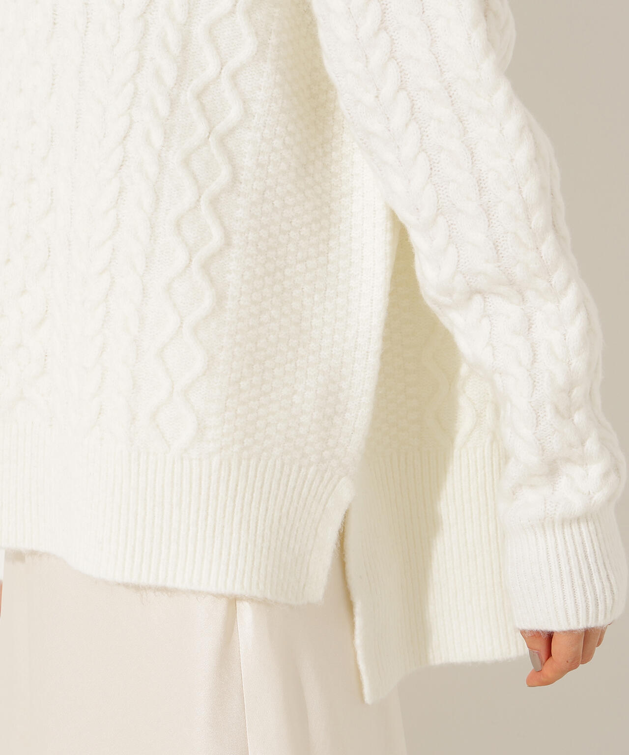 ベーシックケーブルニット