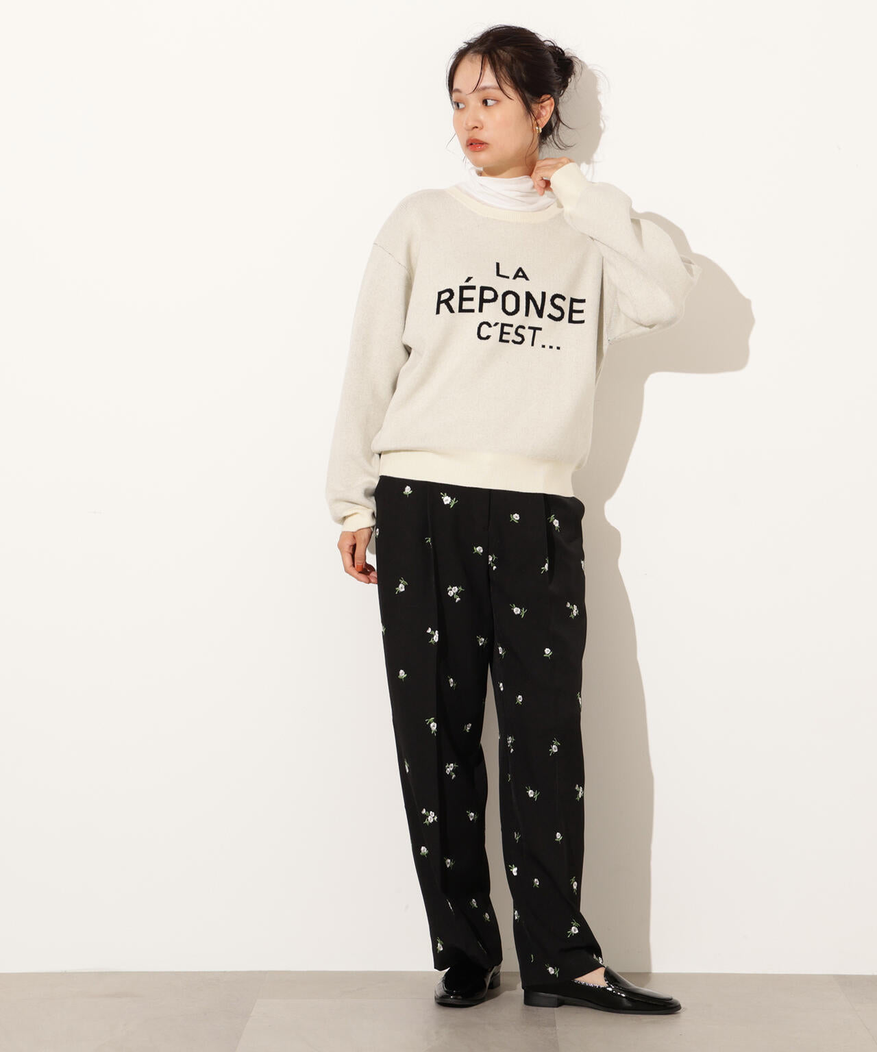 フレンチロゴジャガードニット