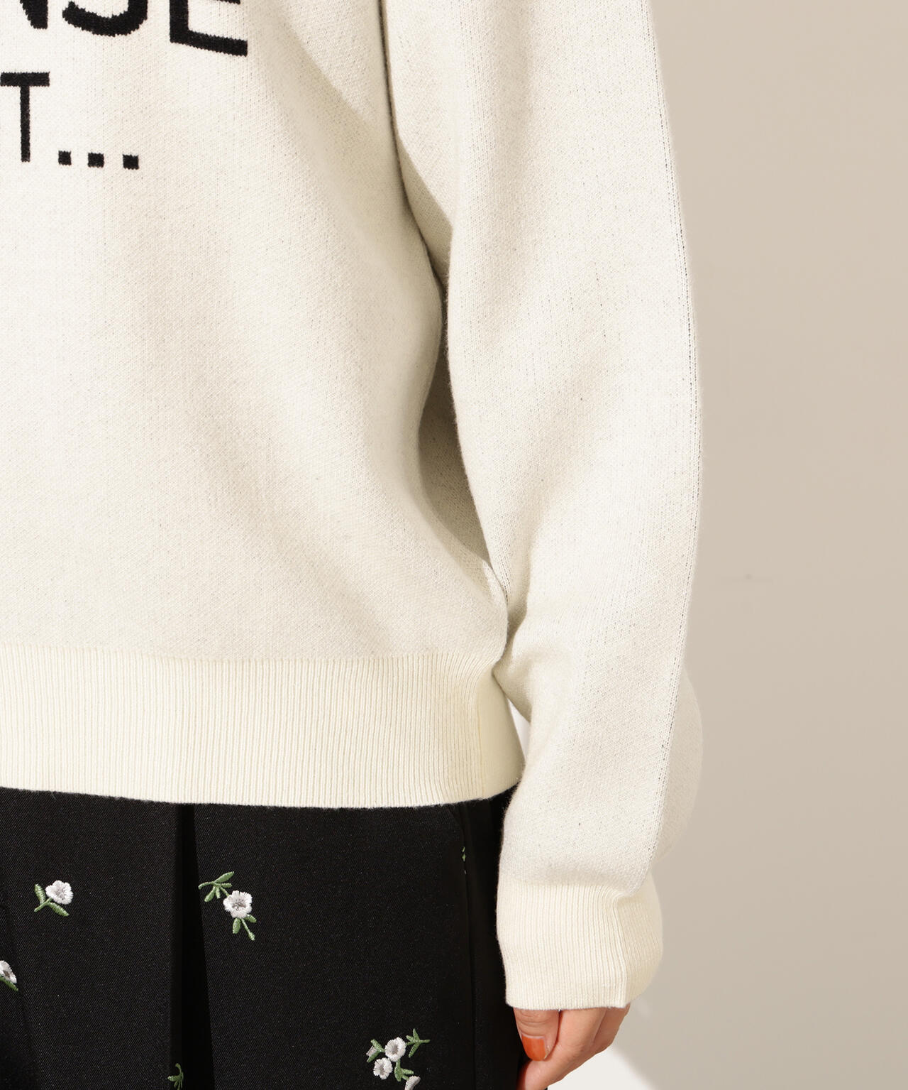 フレンチロゴジャガードニット