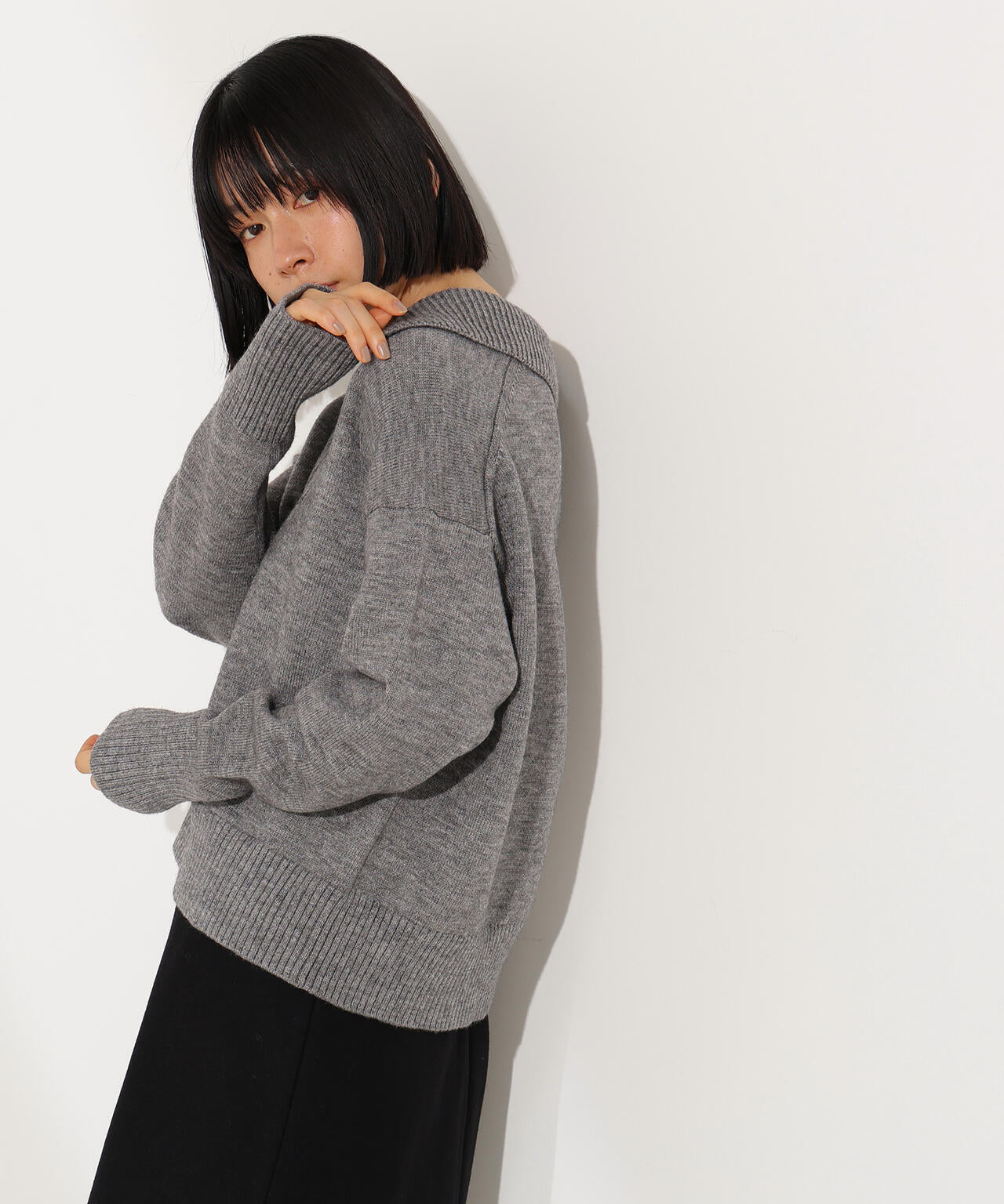 開襟ボクシーニット