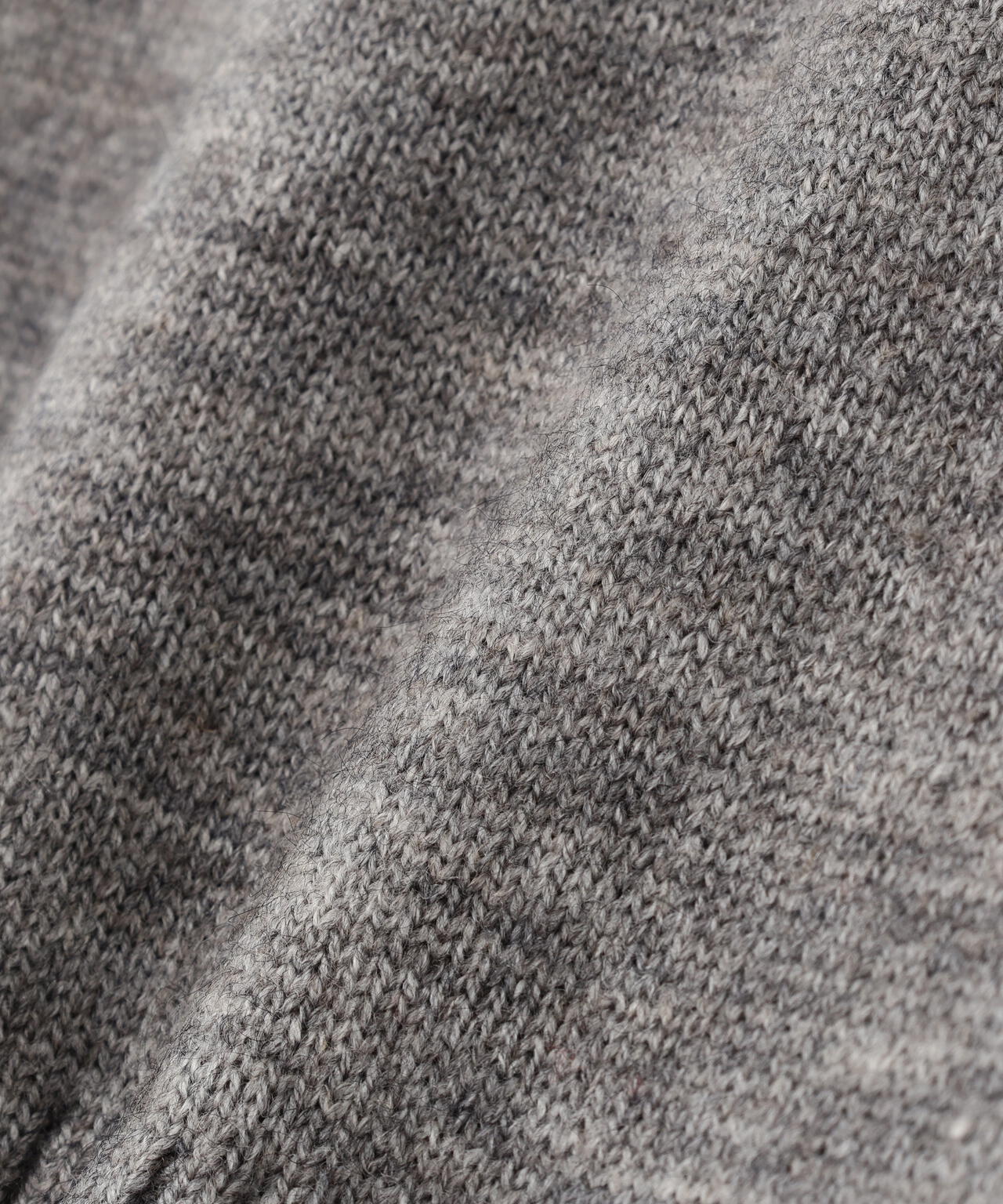 開襟ボクシーニット