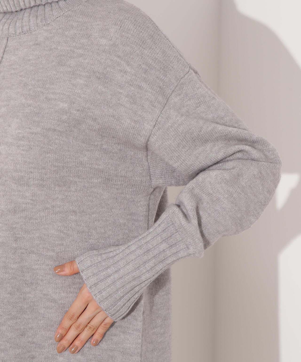 タートルネックオーバーニット