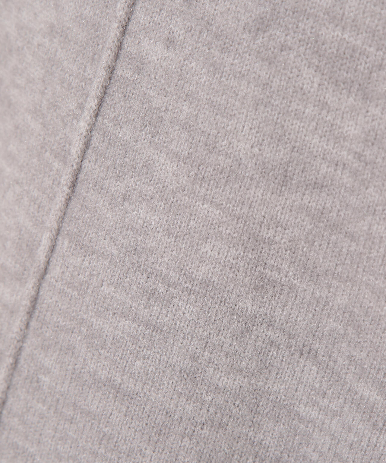 タートルネックオーバーニット