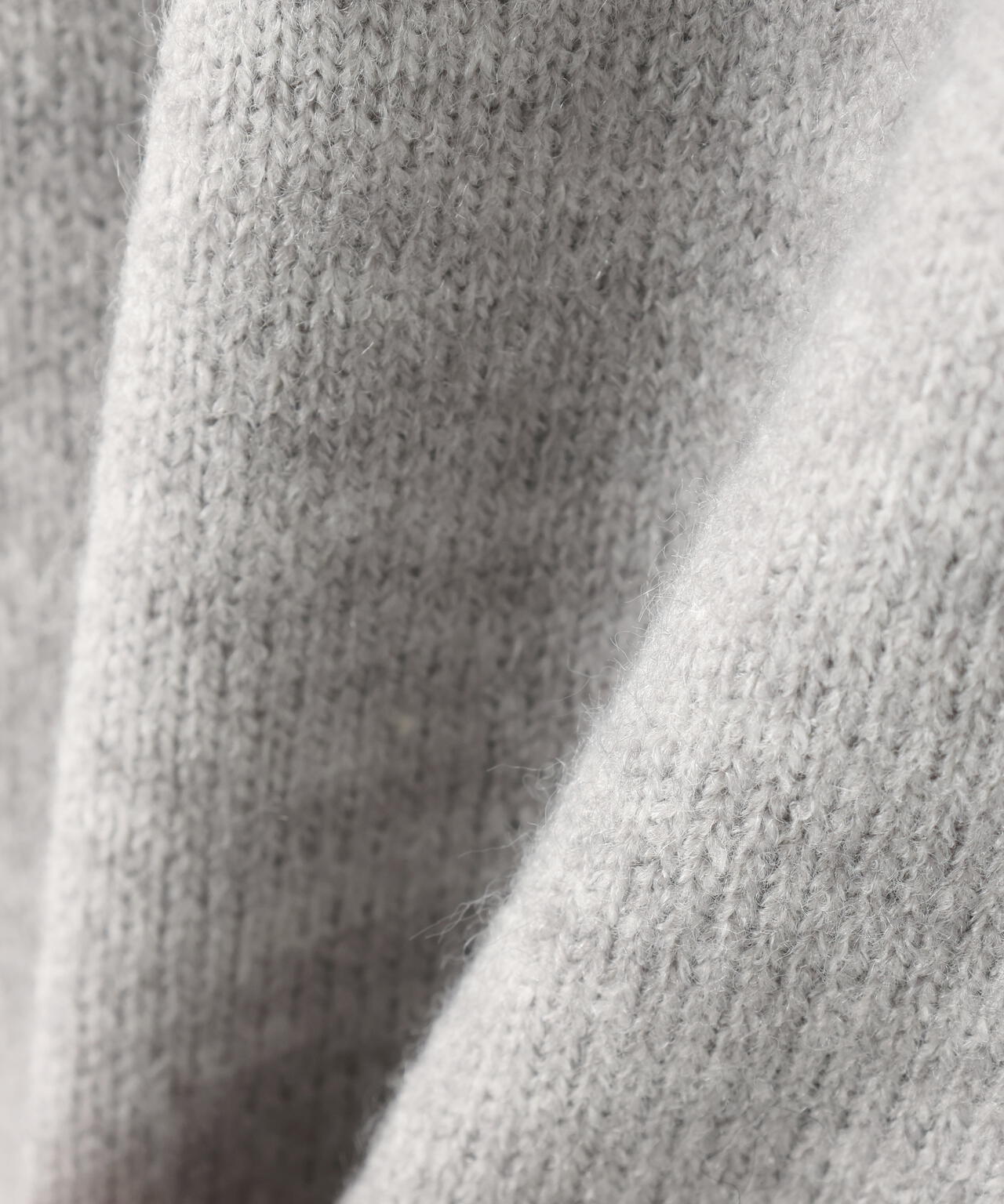 タートルネックオーバーニット