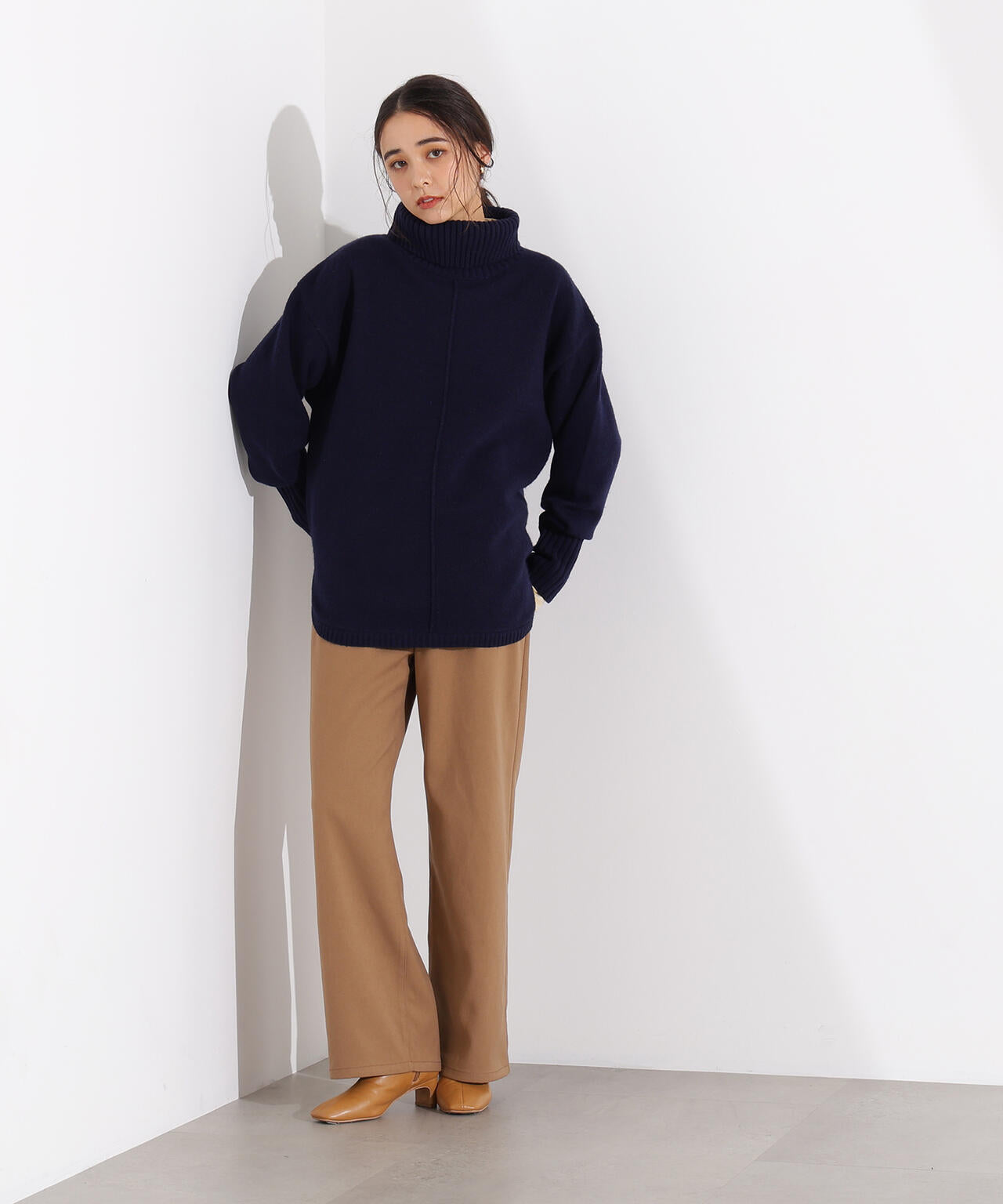 タートルネックオーバーニット