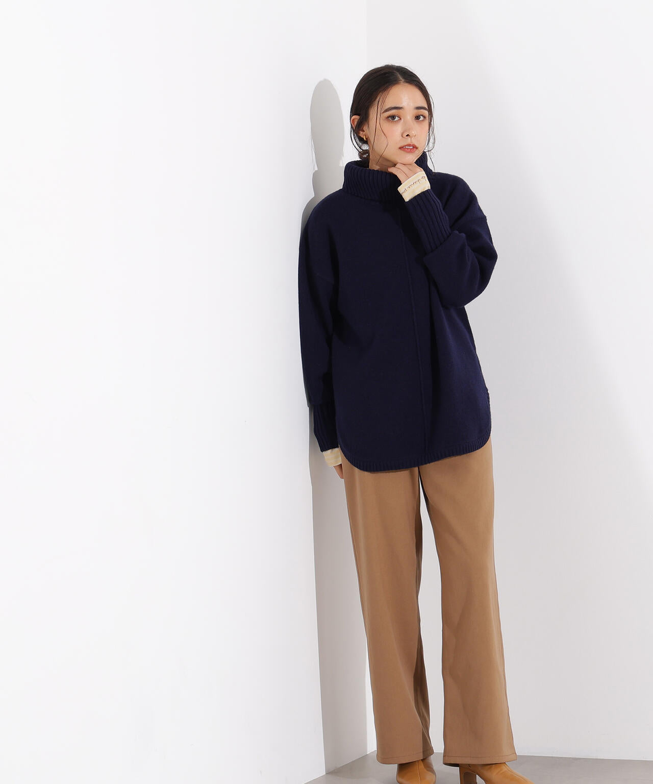 タートルネックオーバーニット