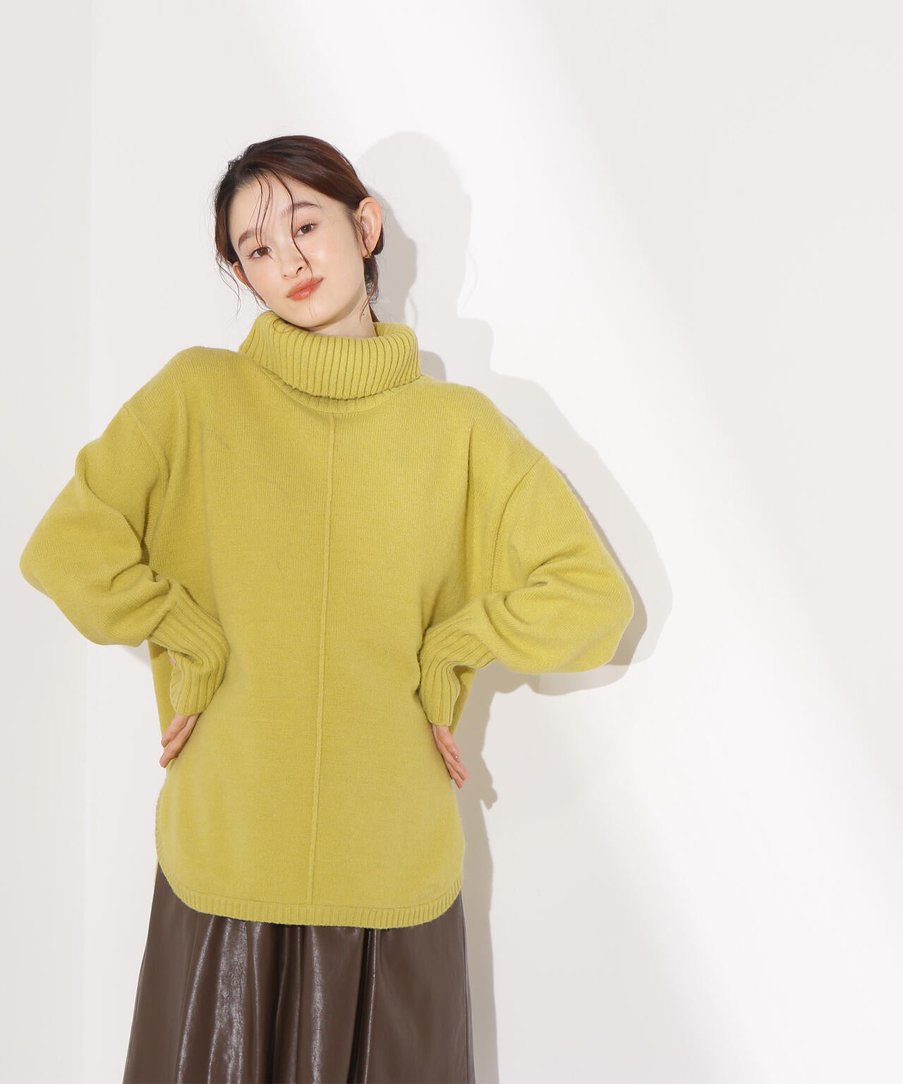 タートルネックオーバーニット