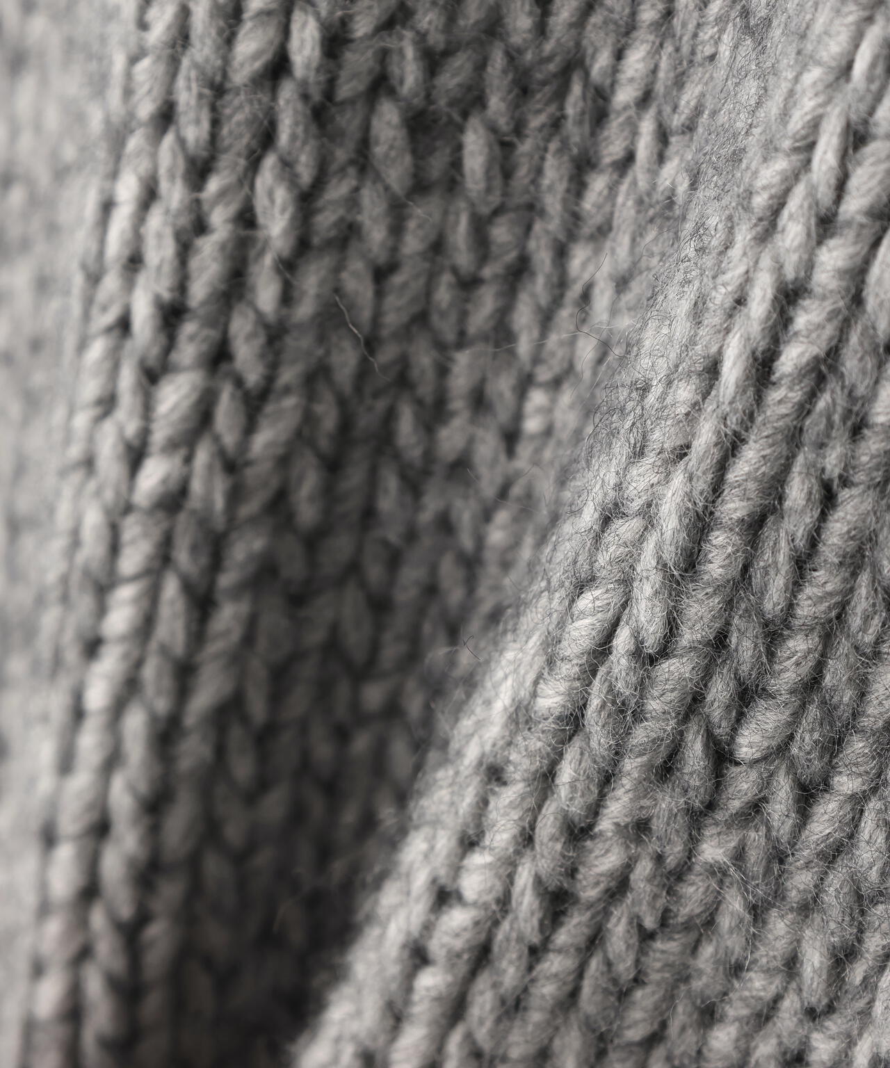 ミドルゲージフォルムニット