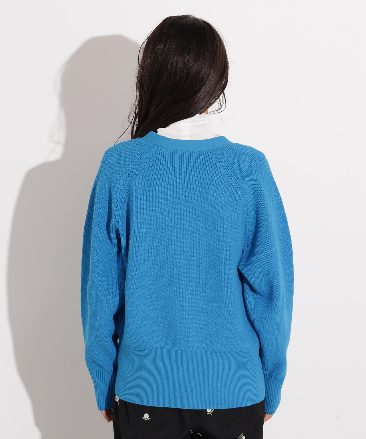 【岸本セシルさん着用】Vネックフォルムカーディガン