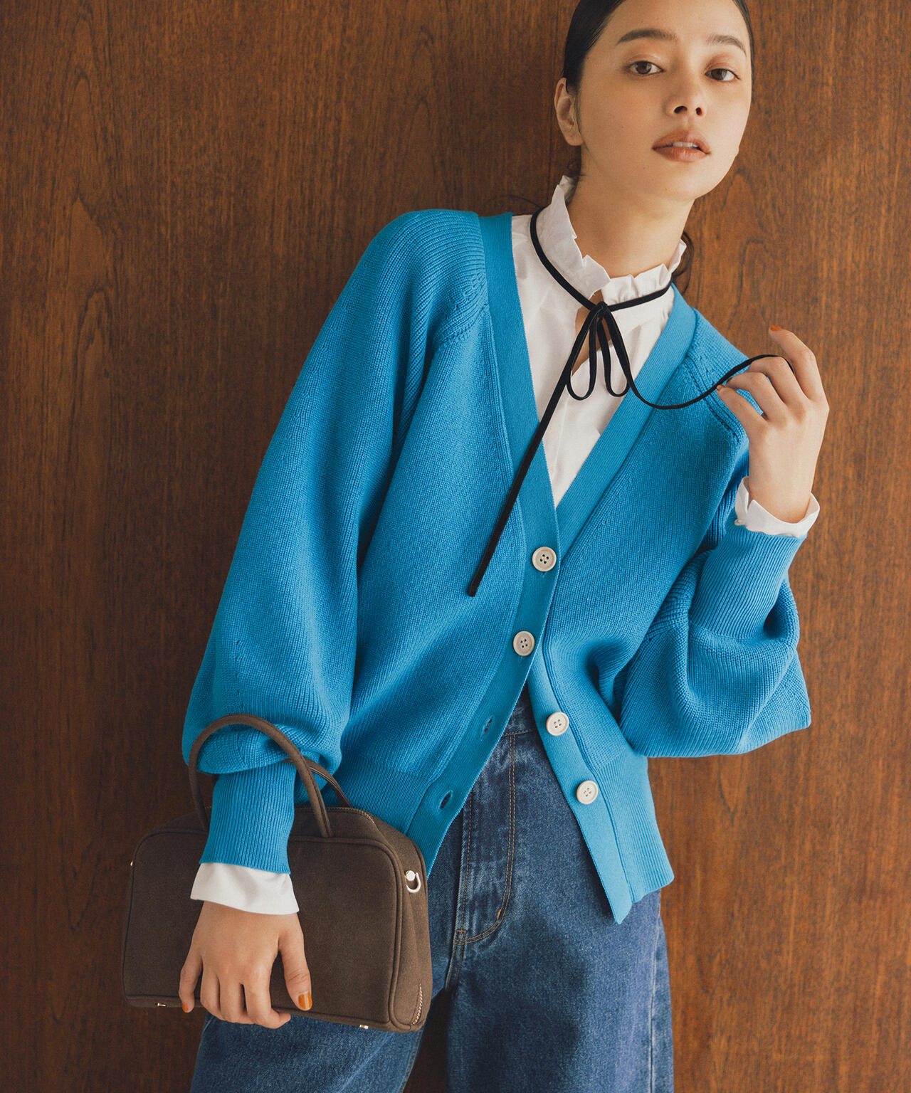 【岸本セシルさん着用】Vネックフォルムカーディガン