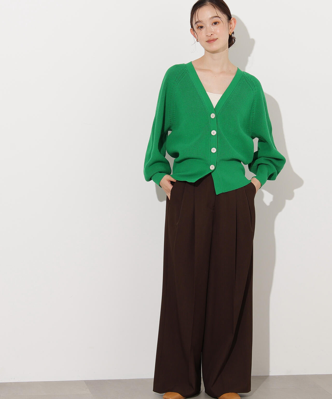 【岸本セシルさん着用】Vネックフォルムカーディガン