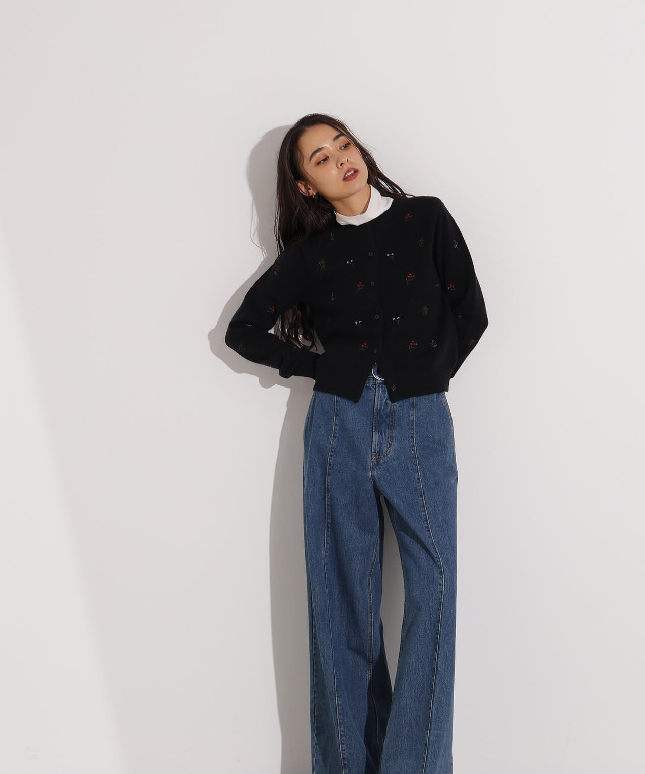 【岸本セシルさん着用】フラワー刺繍カーディガン