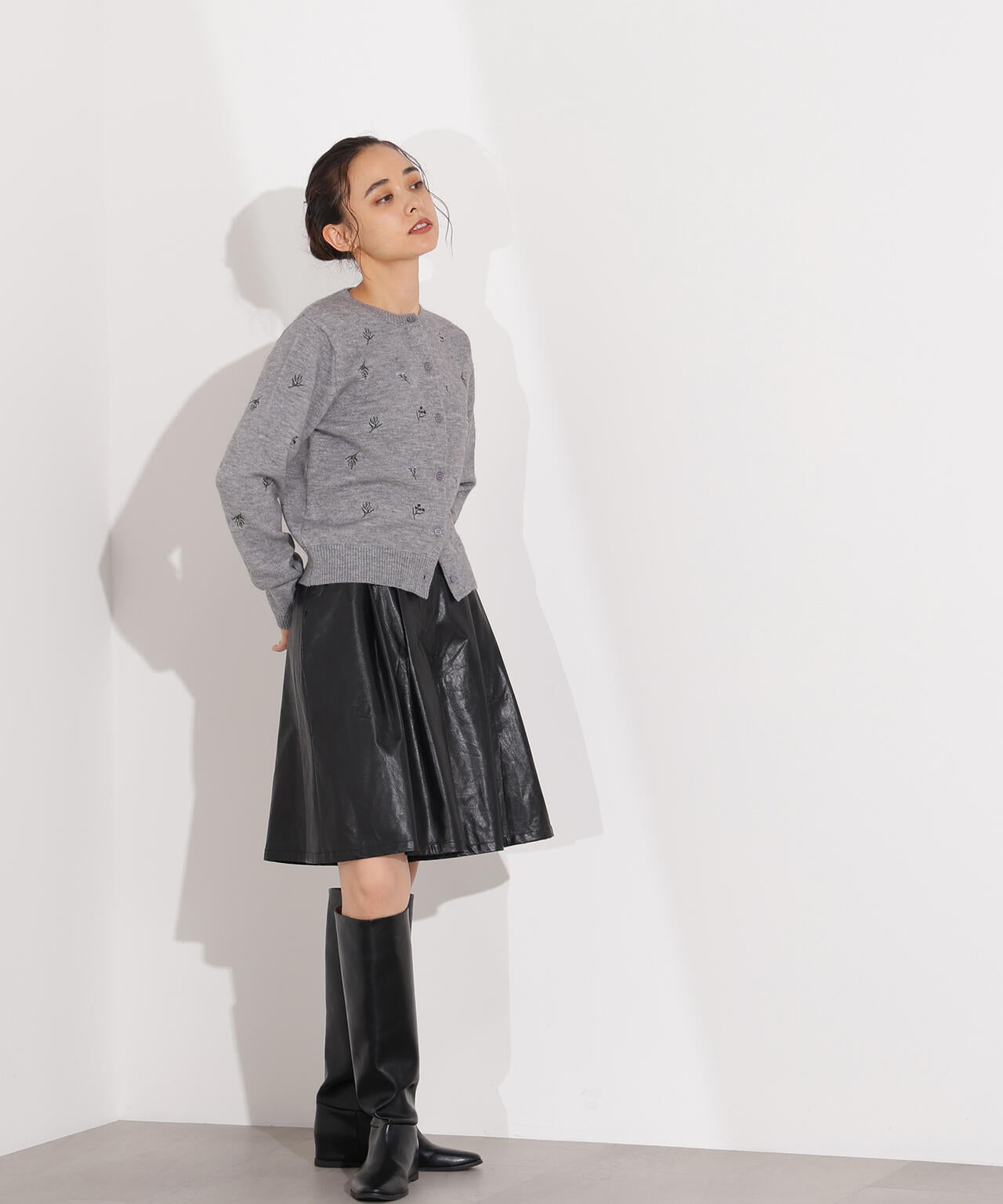 【岸本セシルさん着用】フラワー刺繍カーディガン