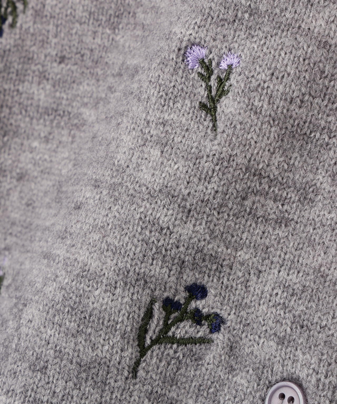 【岸本セシルさん着用】フラワー刺繍カーディガン
