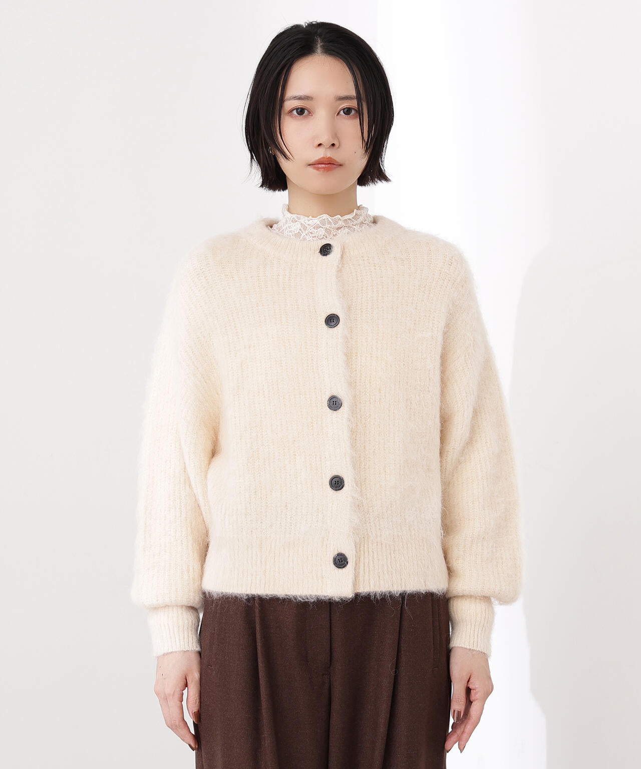 【岸本セシルさん着用】クルーネックフェザーカーディガン