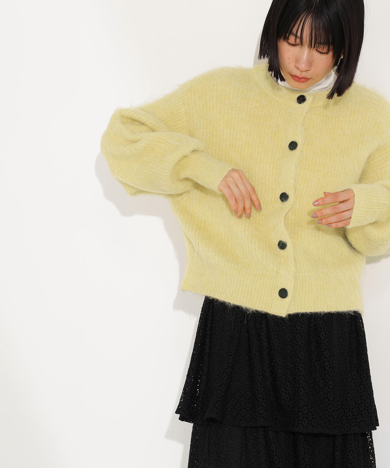 【岸本セシルさん着用】クルーネックフェザーカーディガン