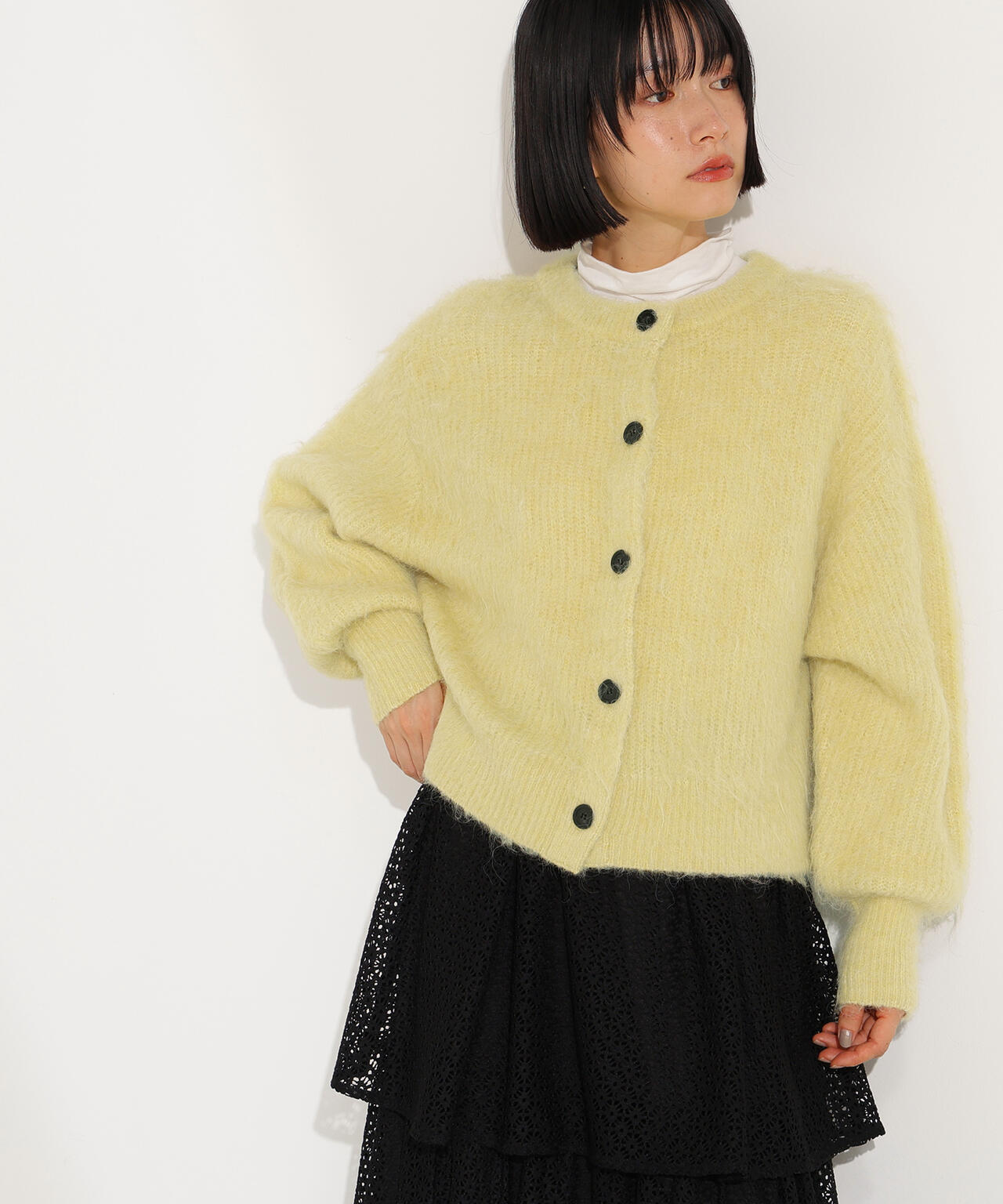 【岸本セシルさん着用】クルーネックフェザーカーディガン