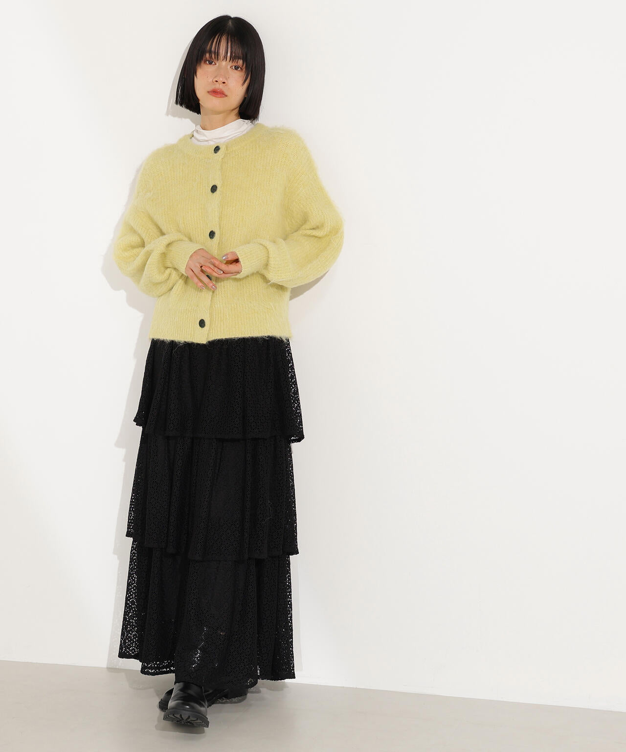 【岸本セシルさん着用】クルーネックフェザーカーディガン