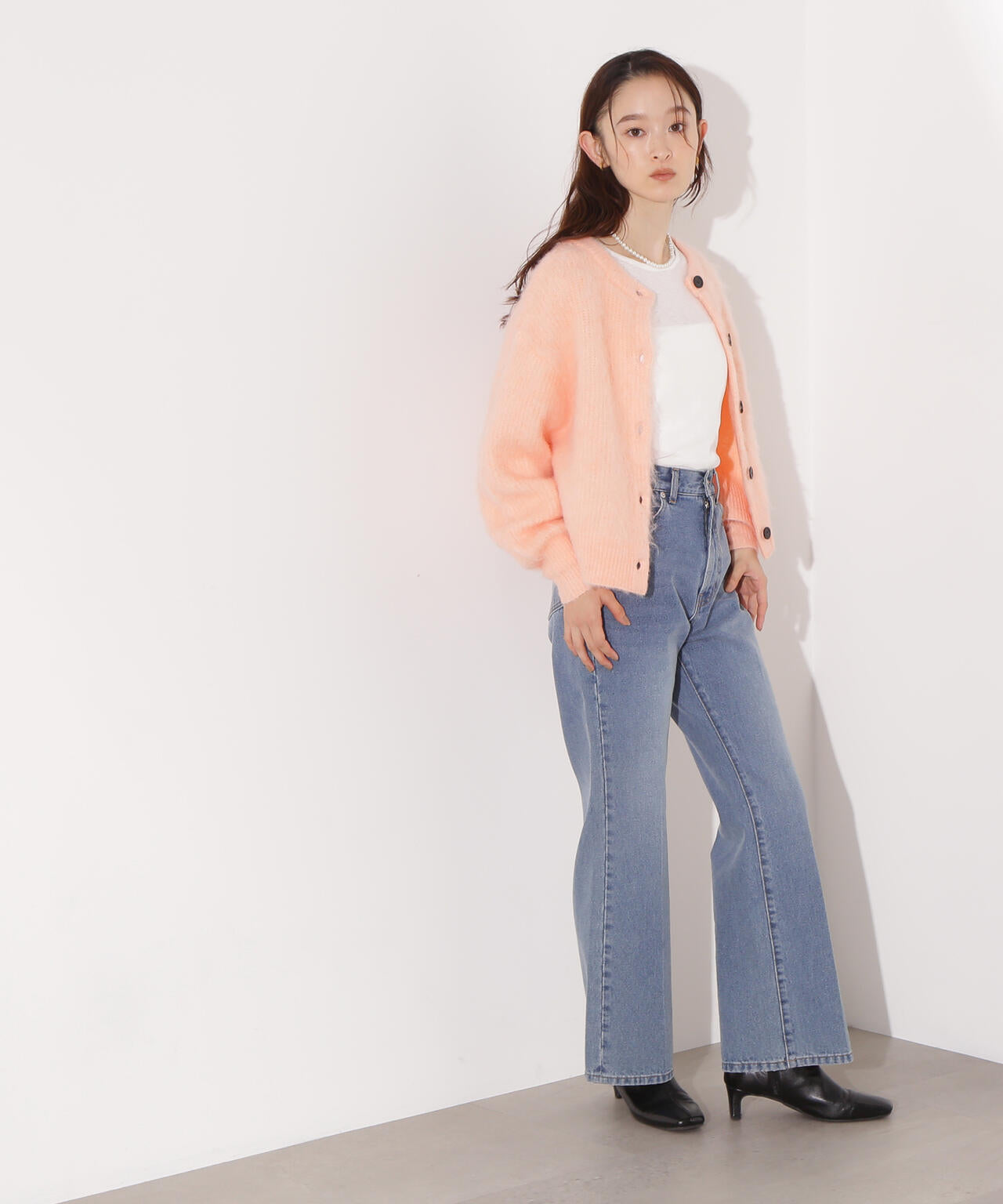 【岸本セシルさん着用】クルーネックフェザーカーディガン