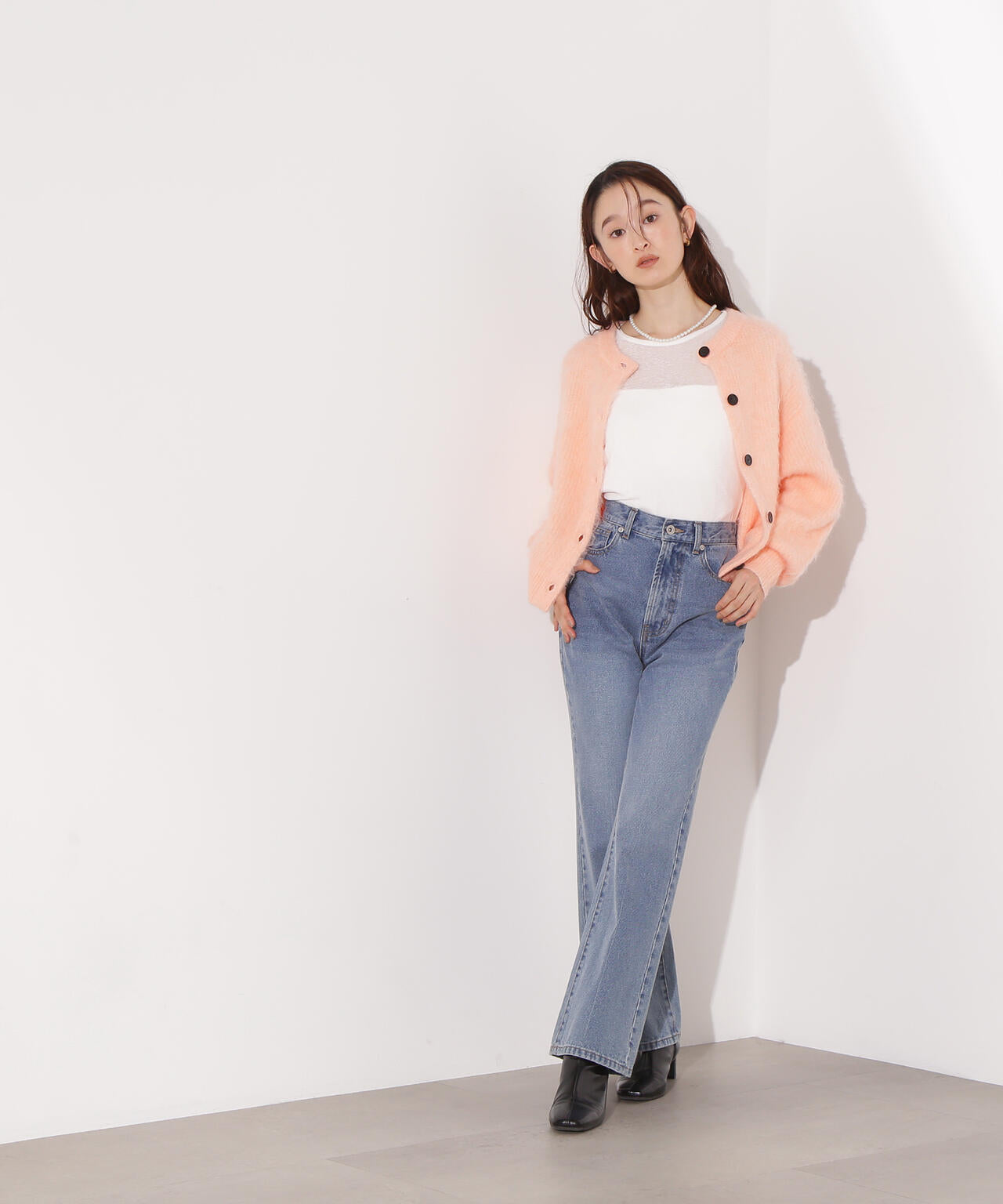 【岸本セシルさん着用】クルーネックフェザーカーディガン