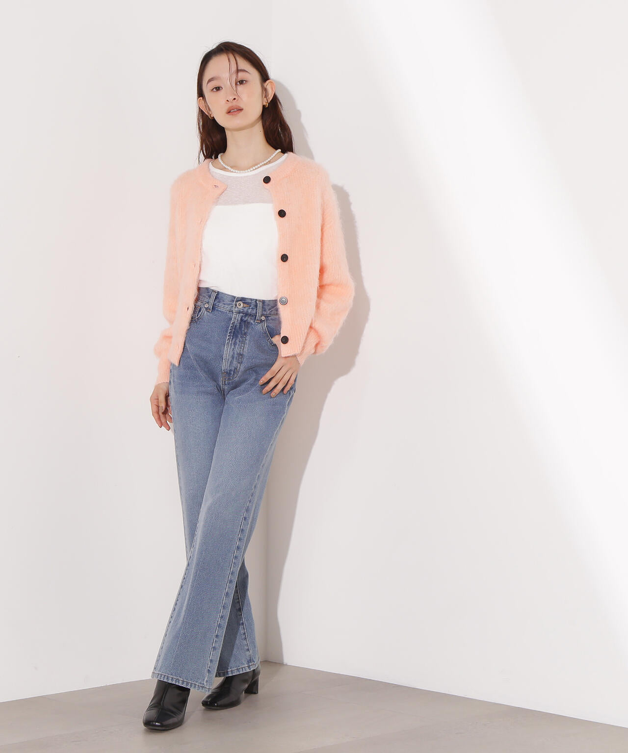 【岸本セシルさん着用】クルーネックフェザーカーディガン