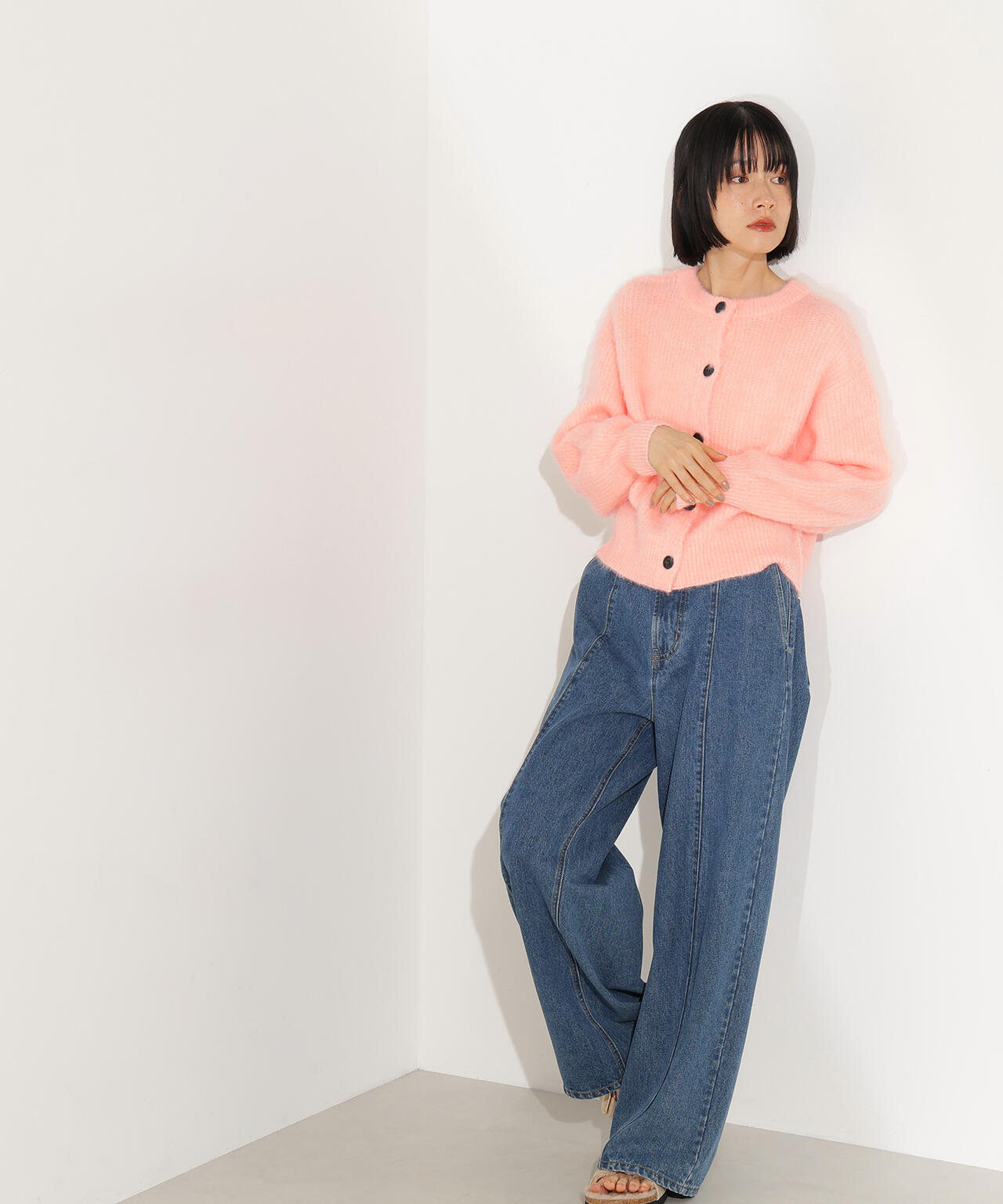 【岸本セシルさん着用】クルーネックフェザーカーディガン