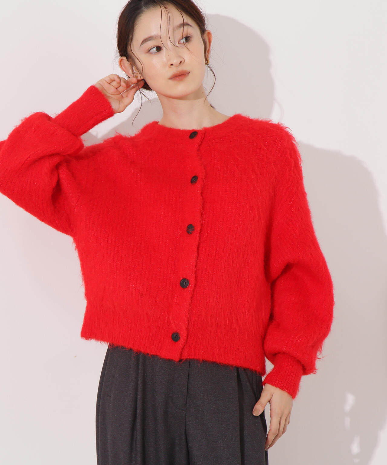 【岸本セシルさん着用】クルーネックフェザーカーディガン