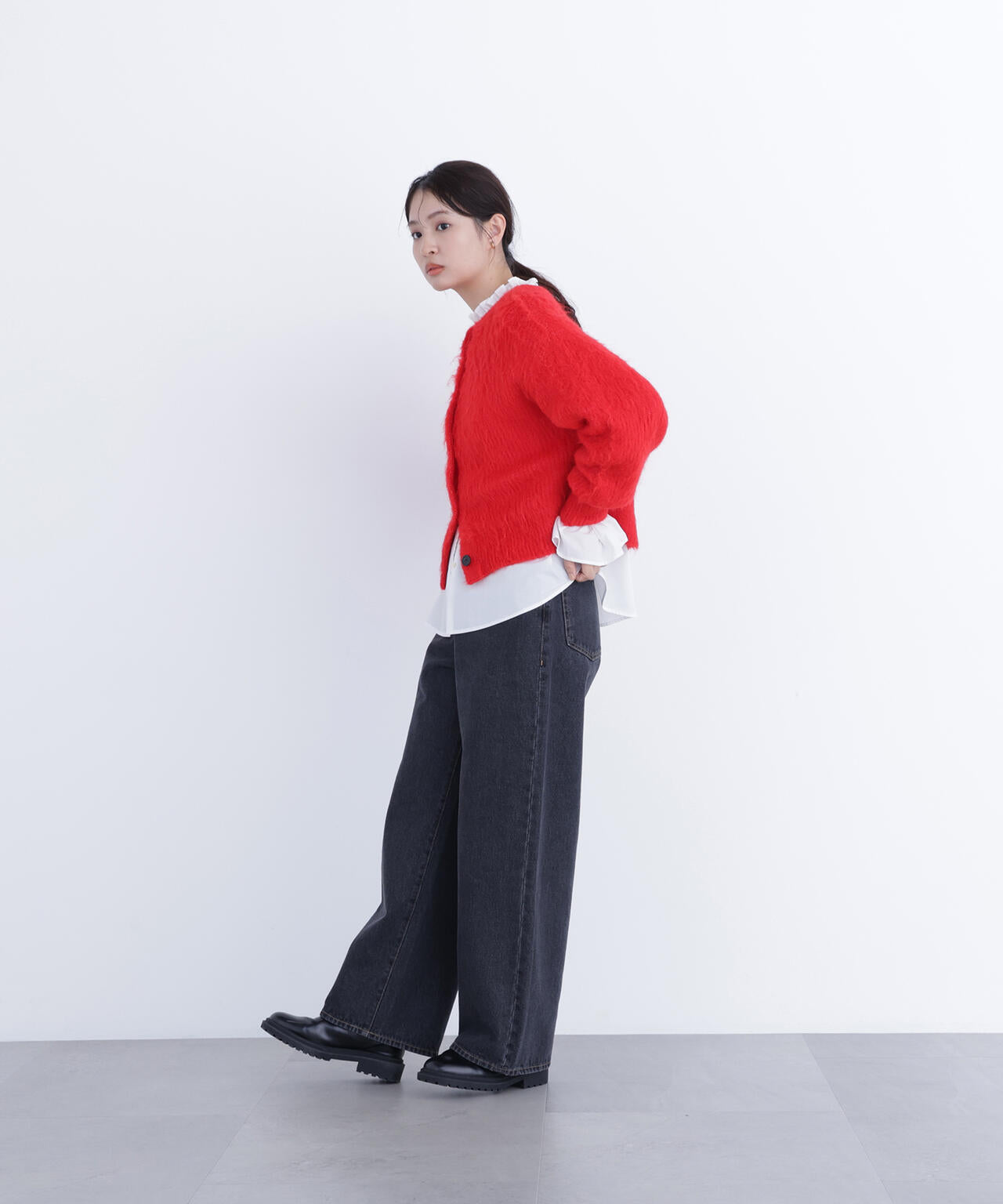 【岸本セシルさん着用】クルーネックフェザーカーディガン