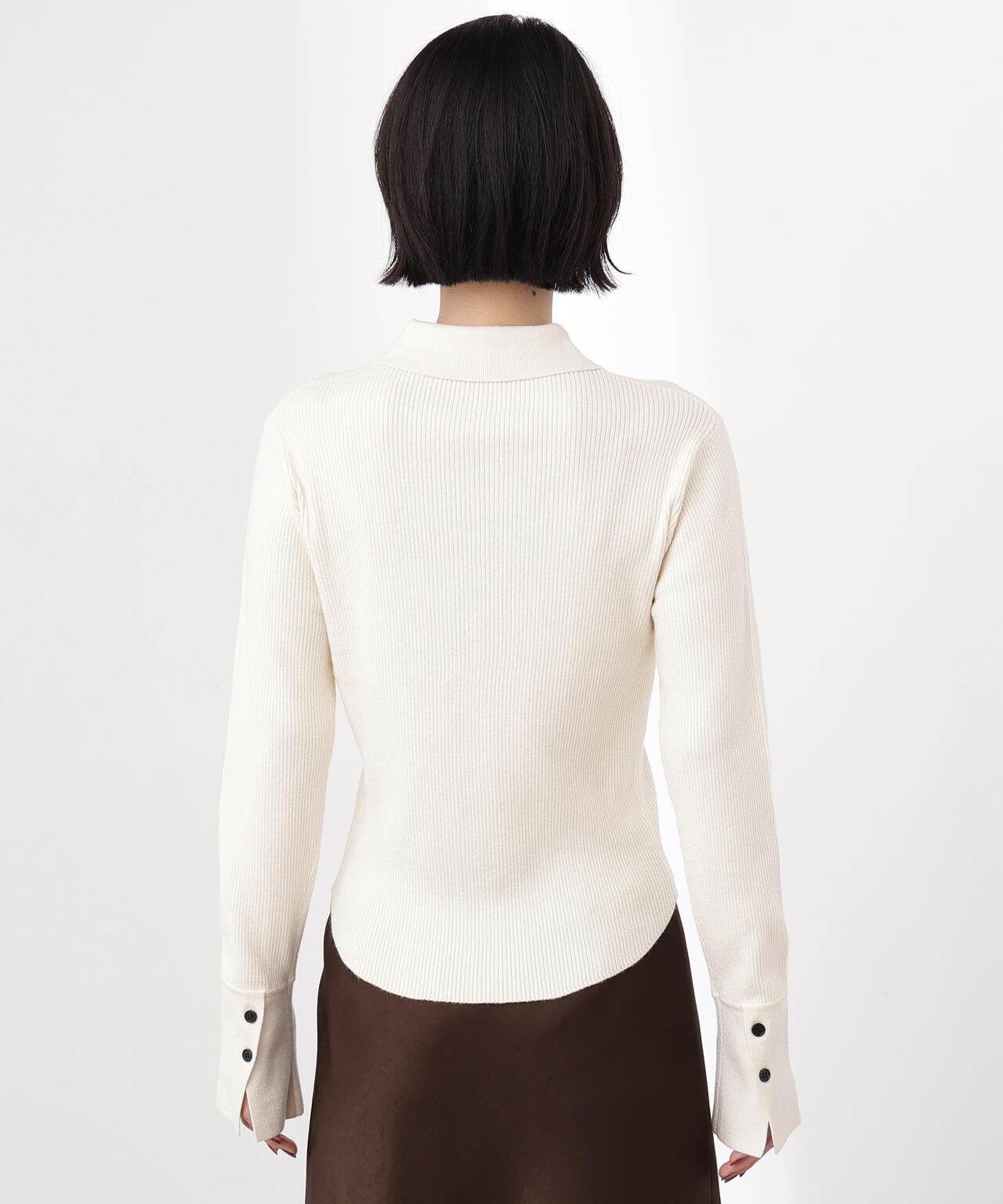 【岸本セシルさん着用】ポロ襟フレアカフスニット