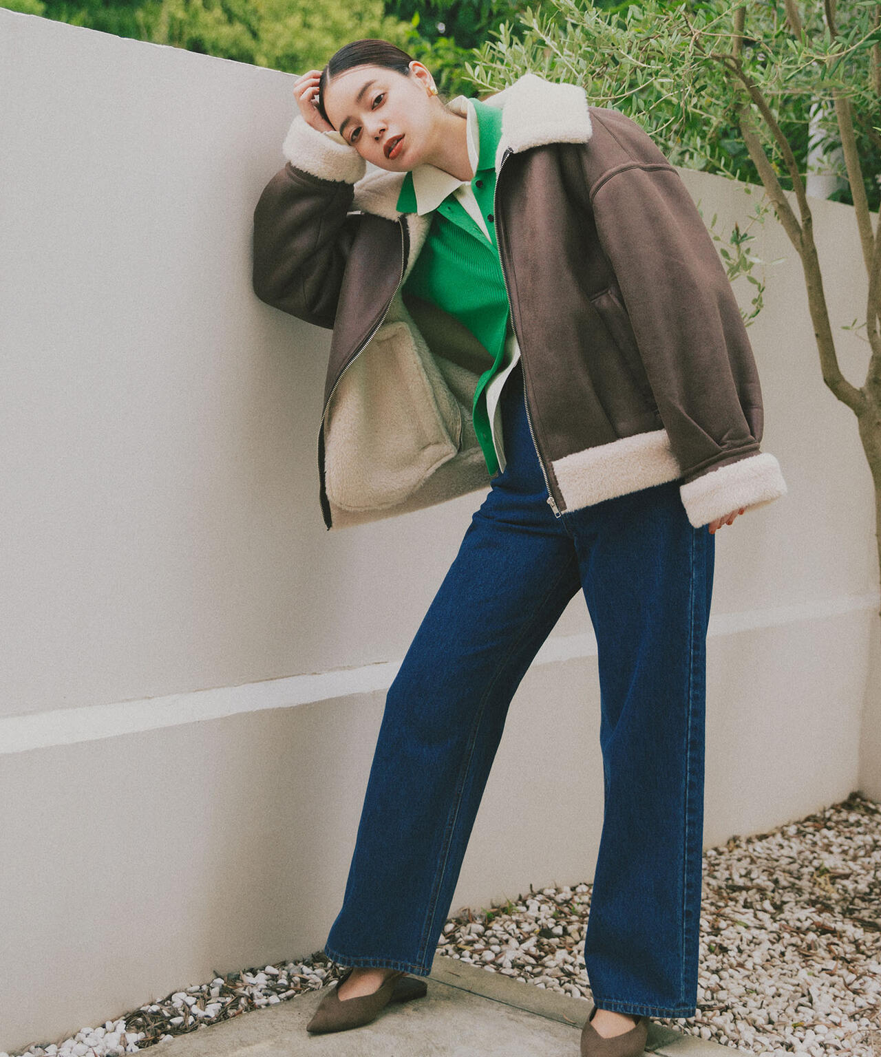 【岸本セシルさん着用】ポロ襟フレアカフスニット