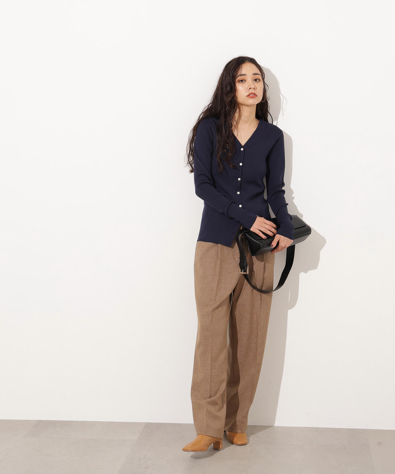 Vネックリブカーディガン