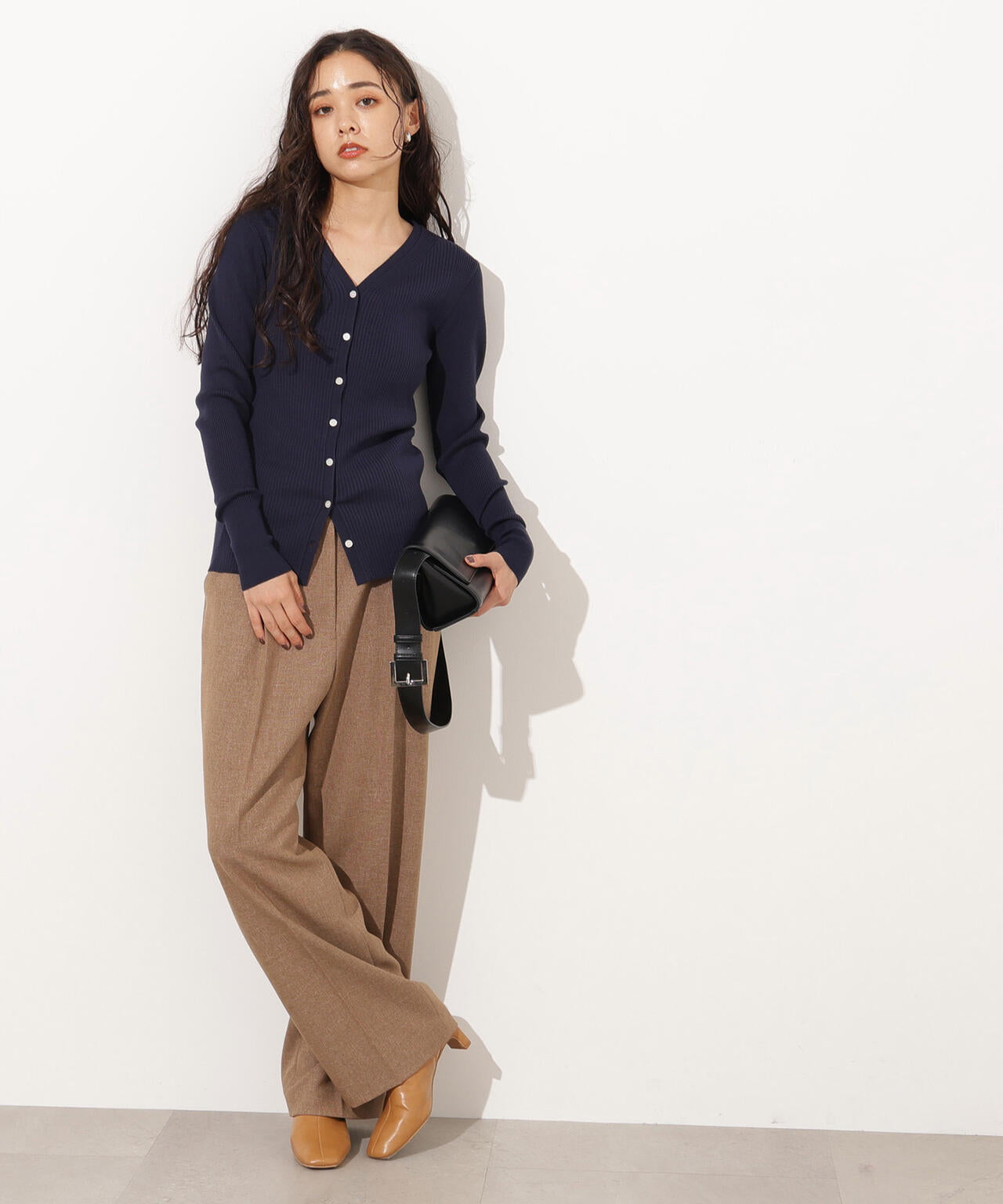 Vネックリブカーディガン