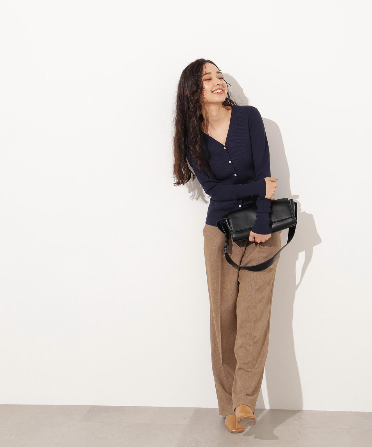 Vネックリブカーディガン