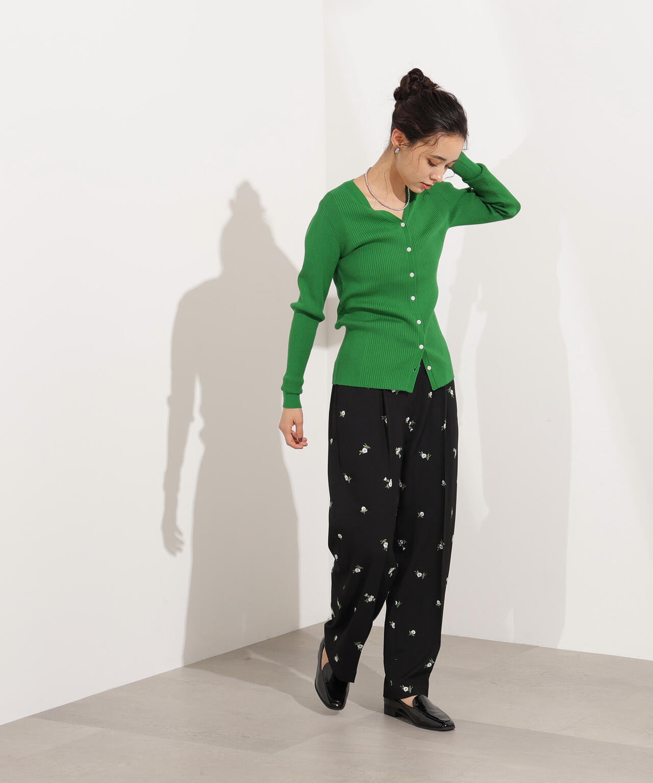 Vネックリブカーディガン