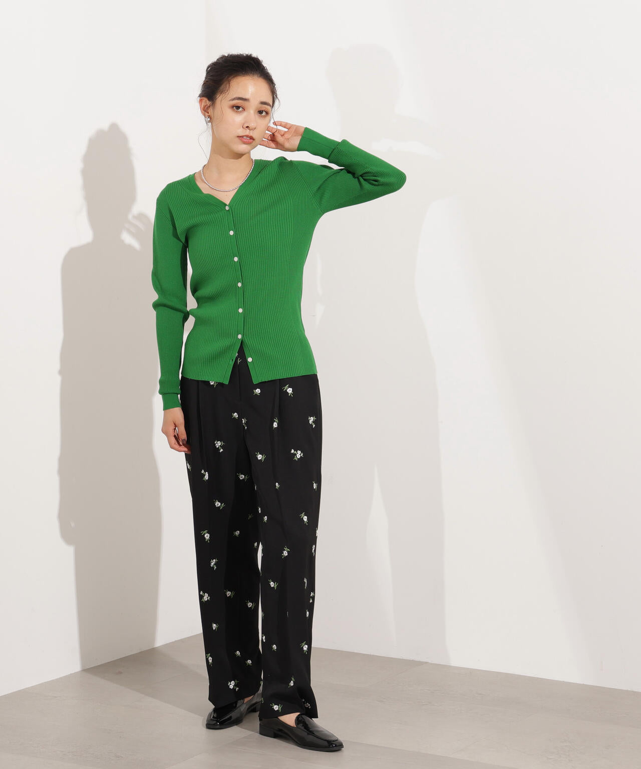 Vネックリブカーディガン