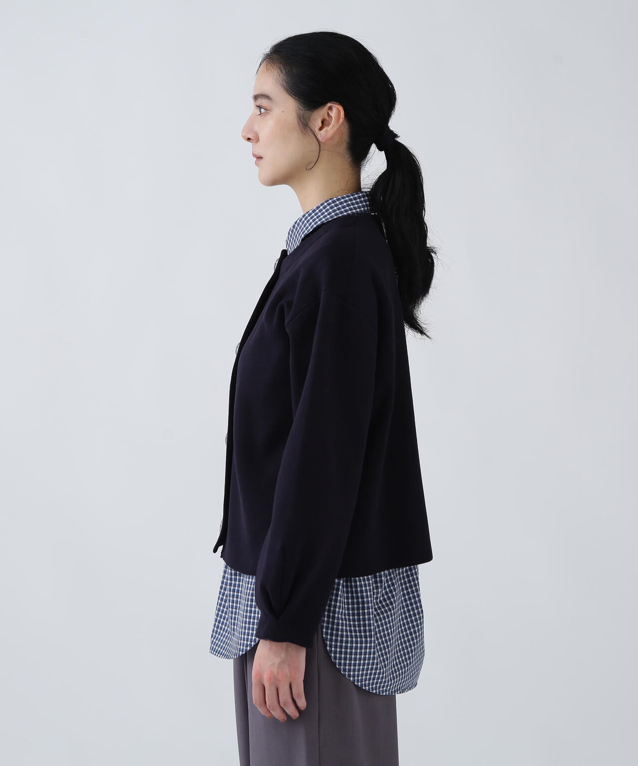 【ユーティリティー】毛玉になりにくいクリア釦ニットカーディガン