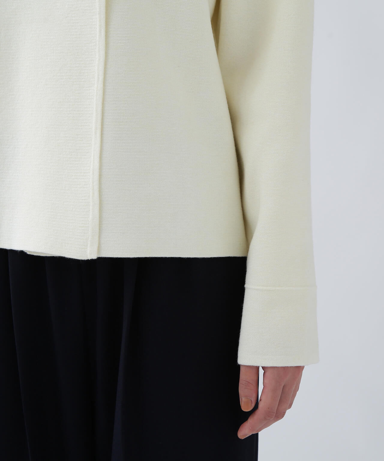 【ユーティリティー】静電気軽減テープ使用Wボタンニットカーディガン