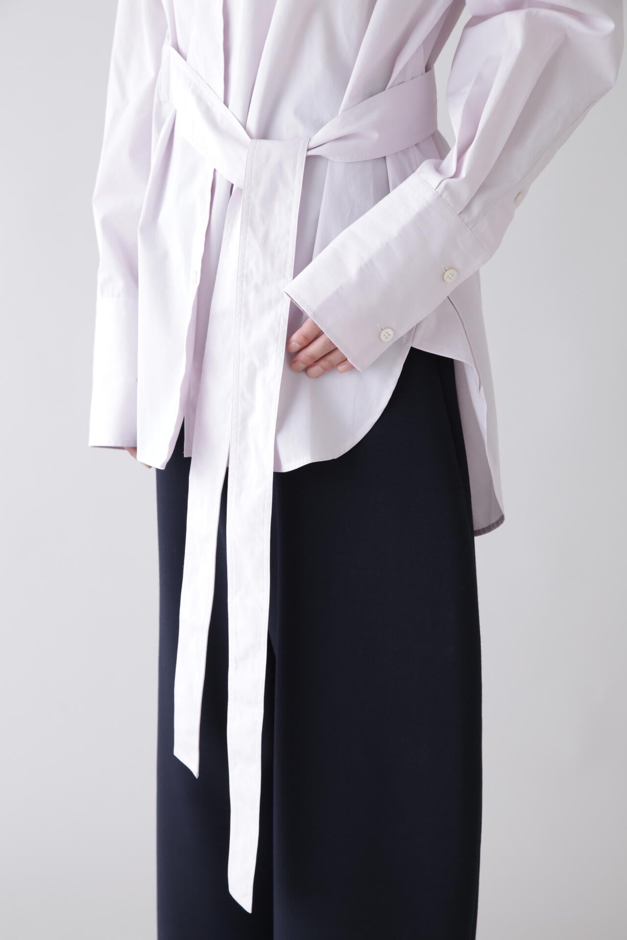 STUDIO NICHOLSON / WSHD ORGANIC COTTON TIE WAISTED SHIRT