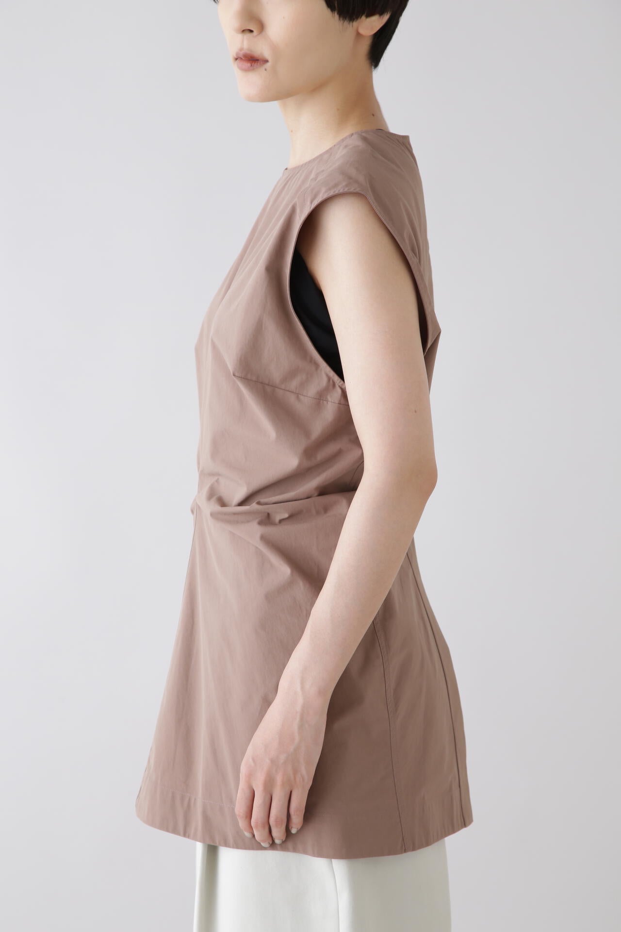 STUDIO NICHOLSON / POWDER COTTON DRAPE TOP