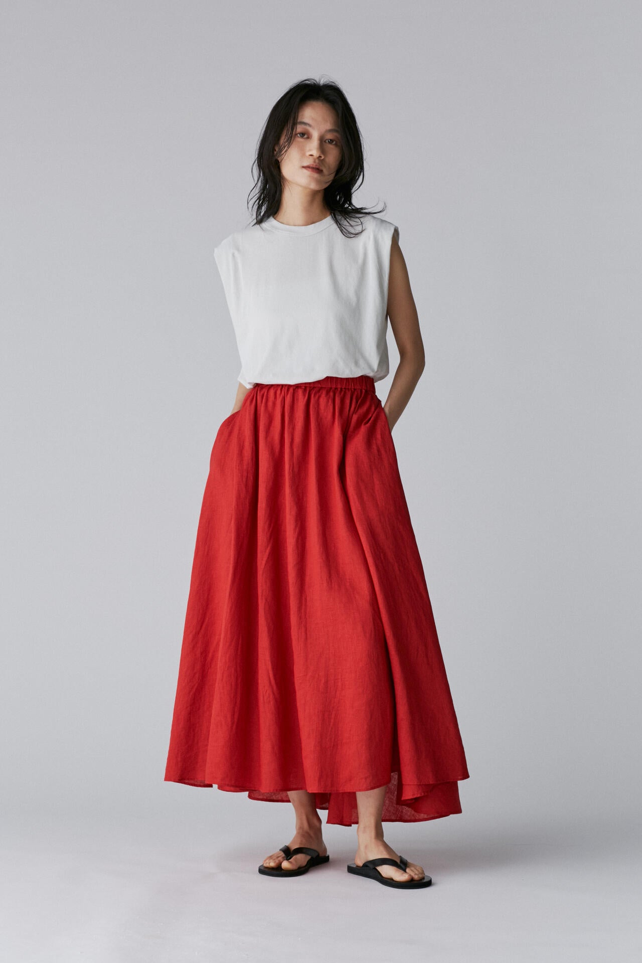 ATON / NATURAL DYED LINEN LAWN GATHERED SKIRT
